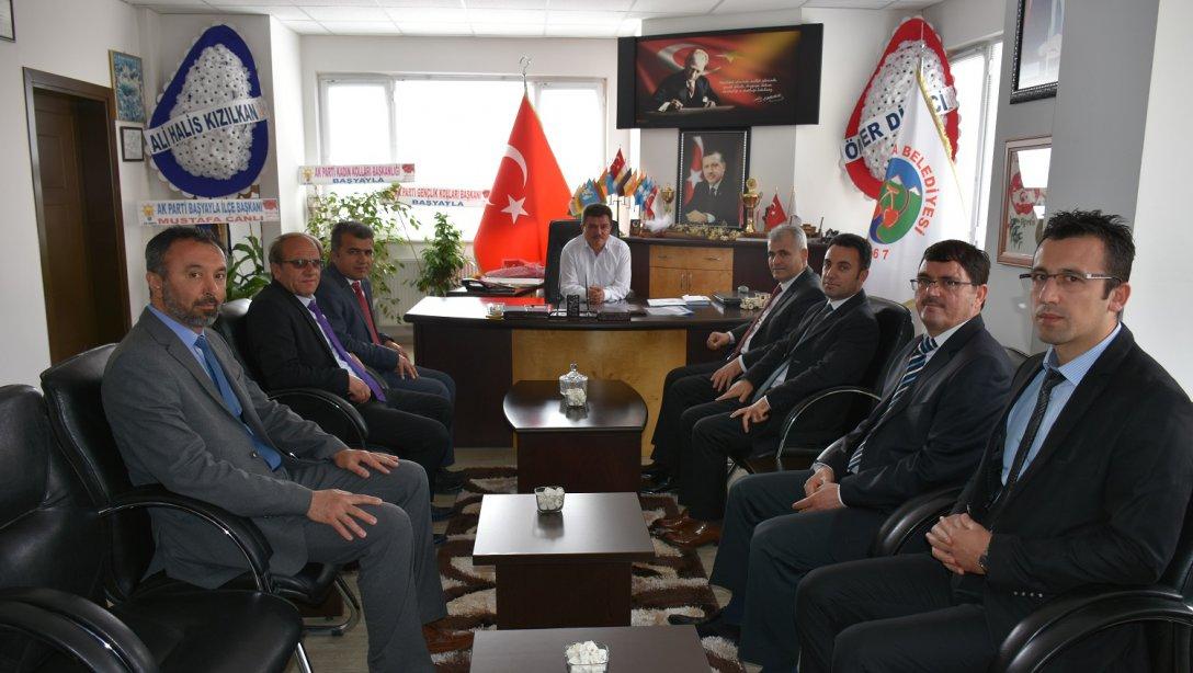 İl Müdürümüz ve İlçe Milli Eğitim Müdürlerimizle İlçe Belediye Başkanı Ahmet İPEK´i ziyaret ettik.